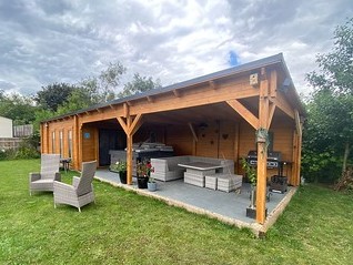 Bespoke Hot Tub Cabin from Cabins Unlimited